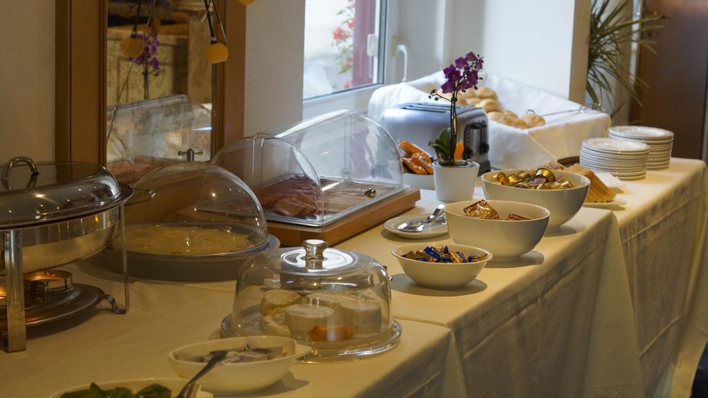 Hotel Reutlinger Hof 罗伊特林根 外观 照片