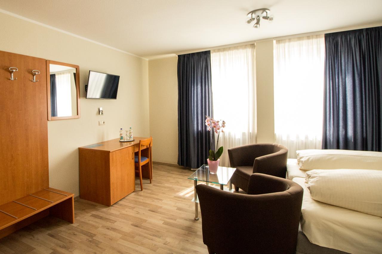 Hotel Reutlinger Hof 罗伊特林根 外观 照片