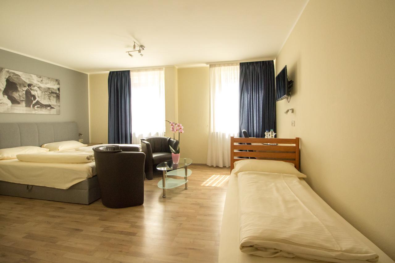 Hotel Reutlinger Hof 罗伊特林根 外观 照片